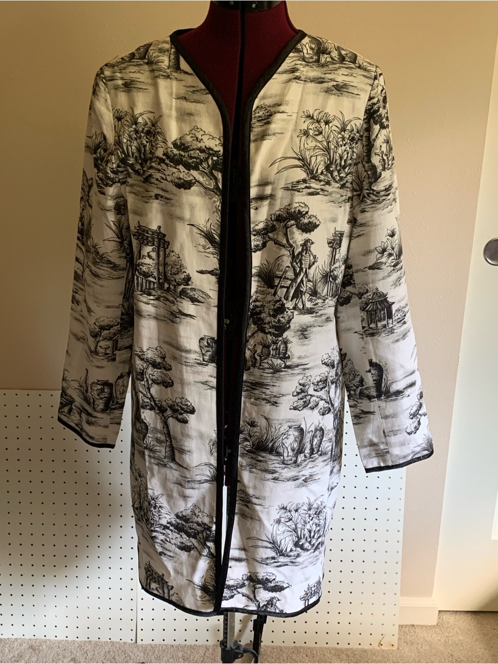 Victor Costa Black & White Scenic Print Trench Coat